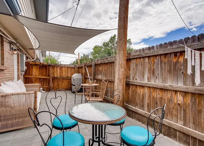 Family Townhome Near Mountains & Olde Town Arvada