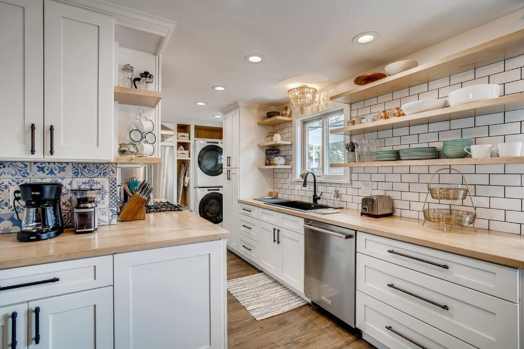 Family Townhome Near Mountains & Olde Town Apartment