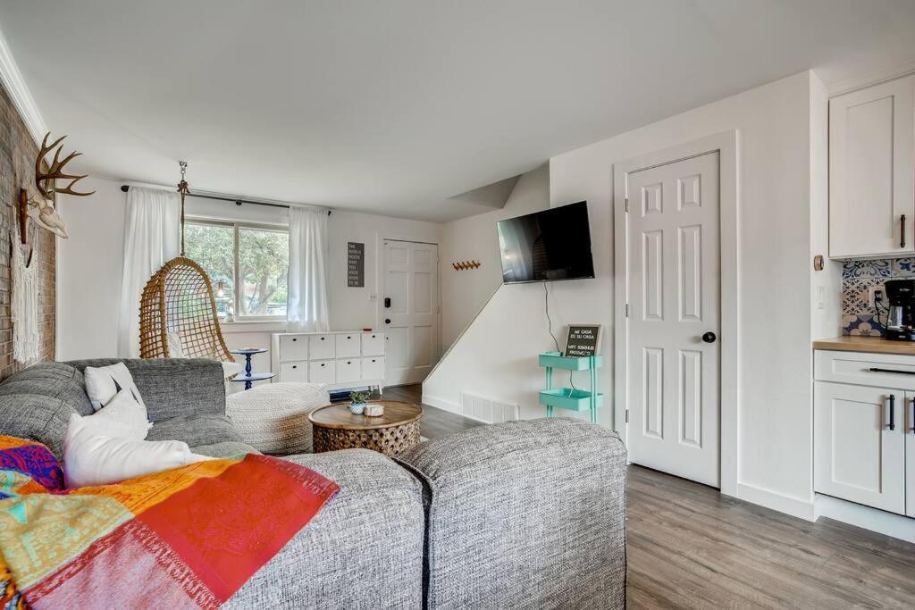 Family Townhome Near Mountains & Olde Town *