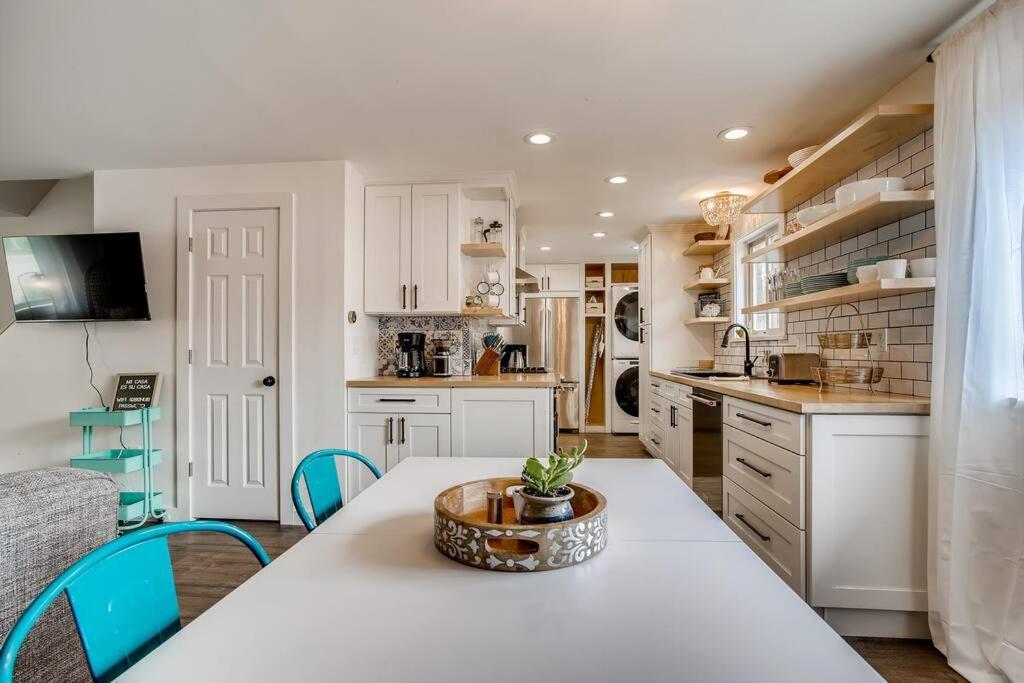 Family Townhome Near Mountains & Olde Town Apartment