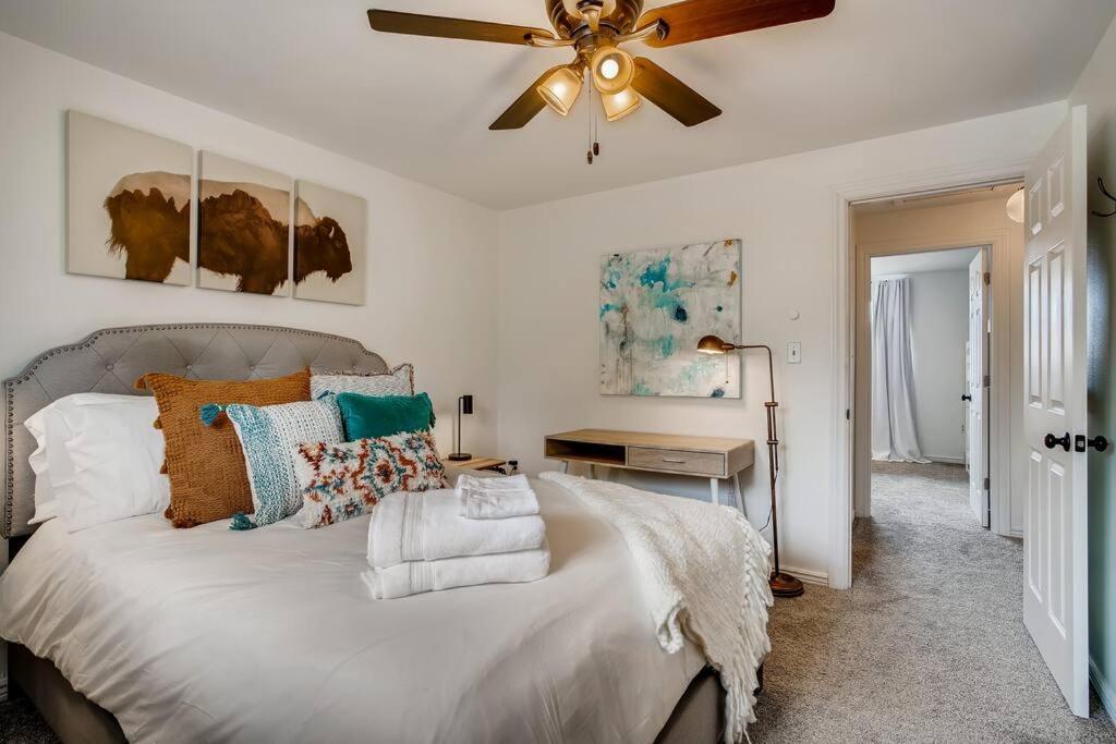 Family Townhome Near Mountains & Olde Town Apartment Arvada