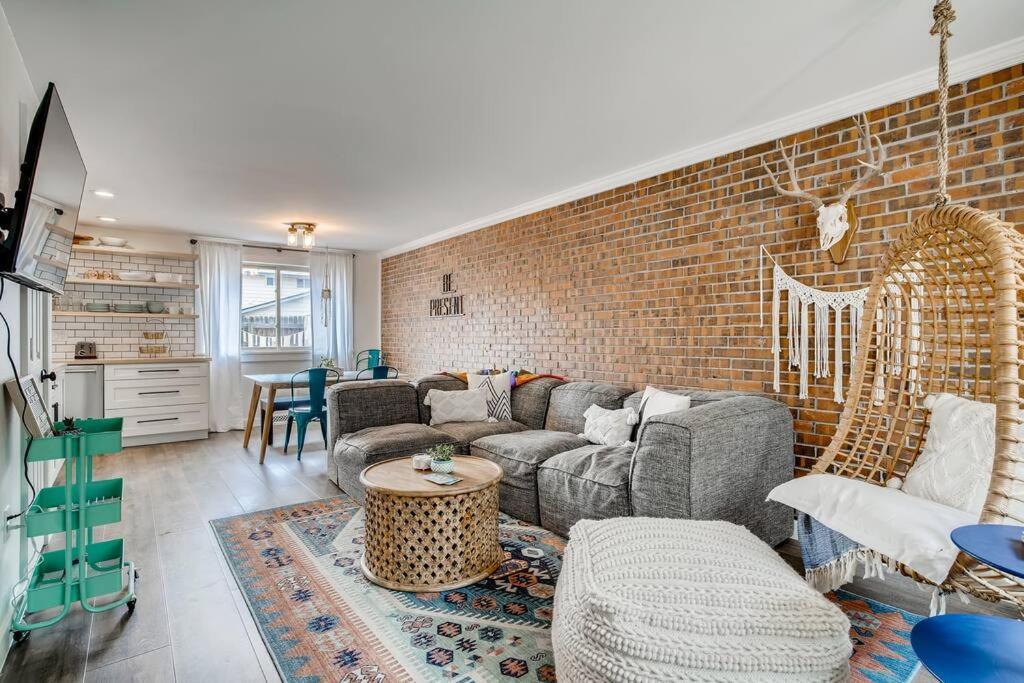 Family Townhome Near Mountains & Olde Town Apartment *